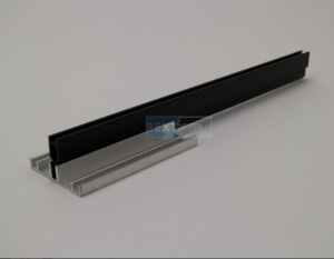 Isolator kunststof 28.2 mm hoog tbv koudebrug dubbelglas in onderprofiel