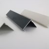 Zij- of Bovenkant Sier Kliklijst 61mm met lange lip voor afdekprofiel. Alu Brut, RAL 9005, RAL 9010,7016 - Afbeelding 2