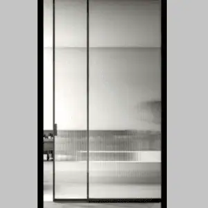 Flutes Canale, Moru, Raywall, Strepen glas