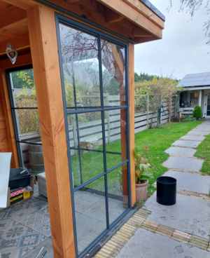 GLAZEN WAND OVERKAPPING