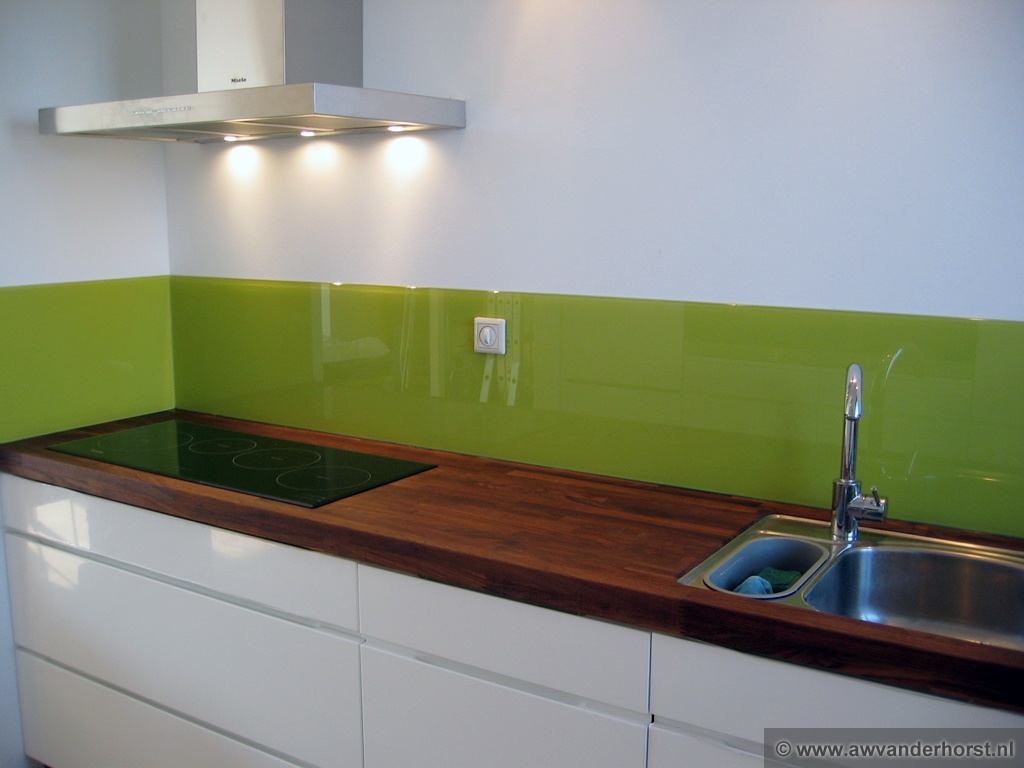 Gekleurde Glazen Keuken Achterwand op Maat – Gehard Hittebestendig Glas 4 Gekleurde Glazen Keuken Achterwand op Maat – Hittebestendig Glas