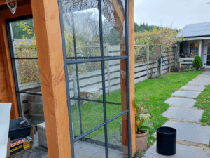 GLAZEN WAND OVERKAPPING