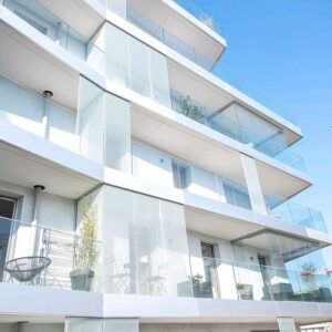 Alternative view of Glazen balustrade profiel 1,0 kN OnLevel TL-3010 – Alu / Zwart / RAL
