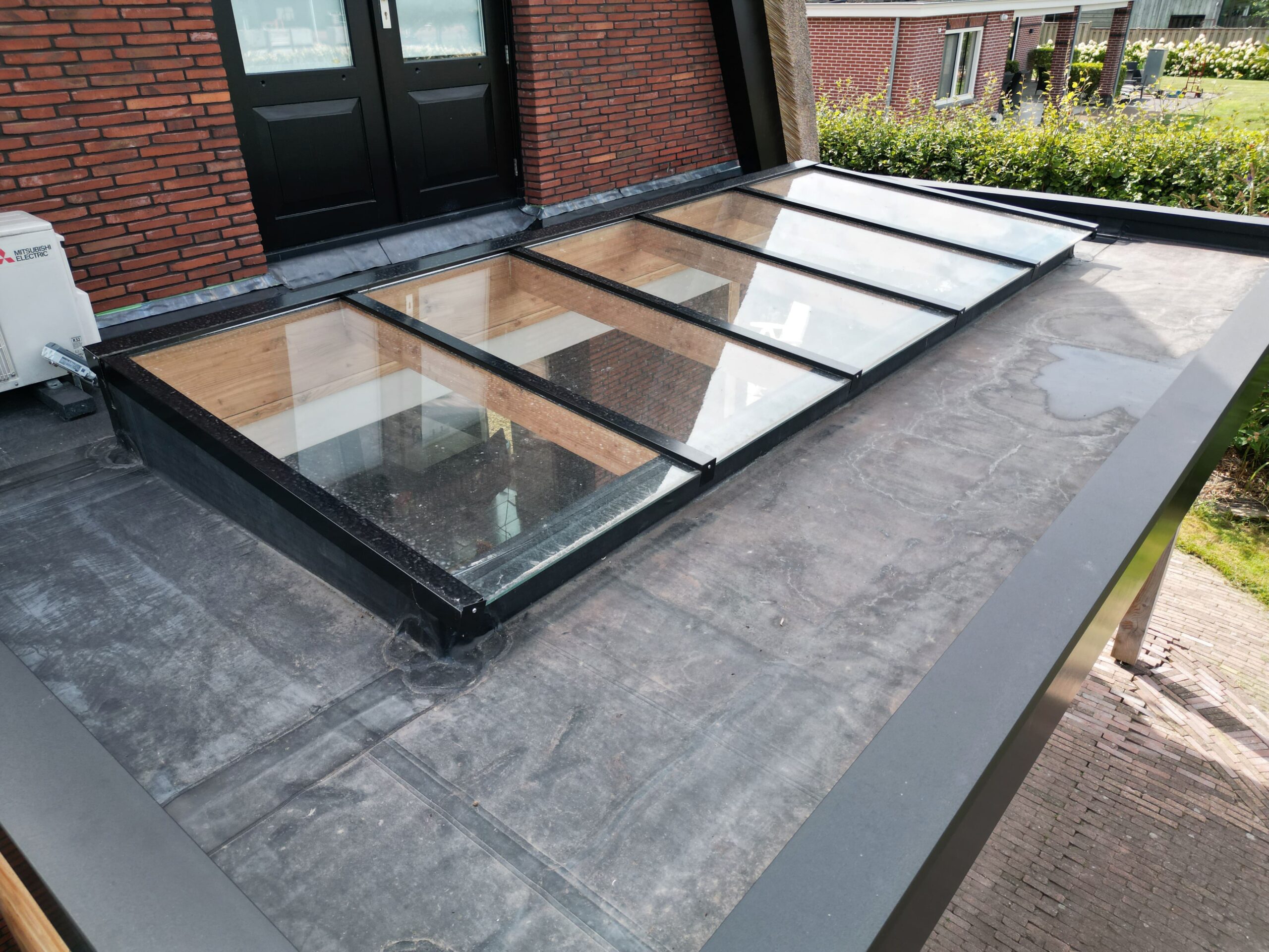 Lichtstraat lessenaar compleet pakket – Douglashout met veiligheidsglas 4 Lichtstraat lessenaar compleet pakket – Douglashout met veiligheidsglas - Afbeelding 2